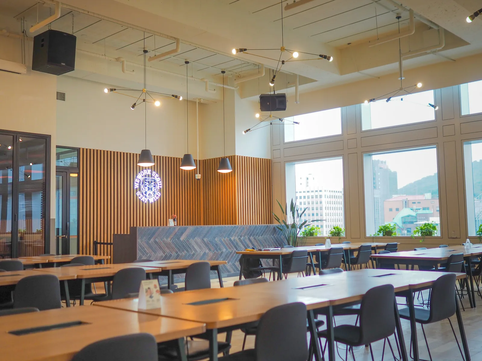 Aurora Table offers an elegant dining experience with expertly crafted cuisine, fresh ingredients, and exceptional hospitality. Every visit is designed to delight your senses and create unforgettable memories.
